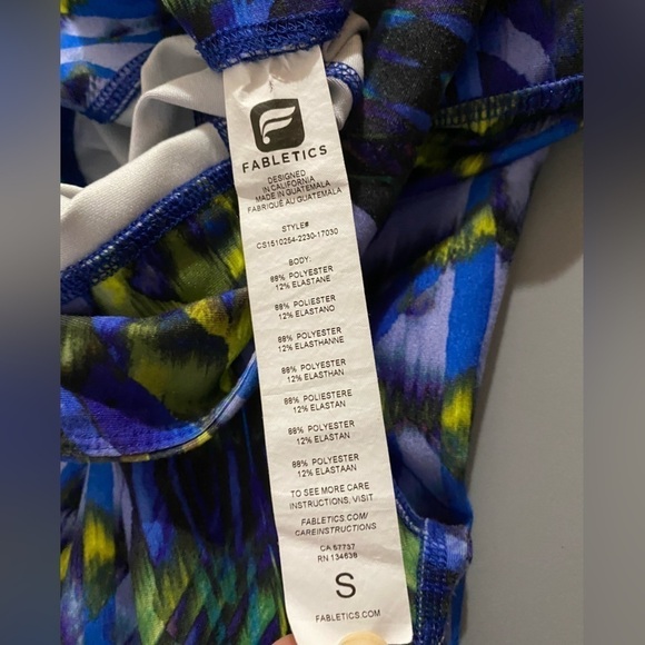 😍2/$20 Fabletics Sz S Define PowerHold® Mid-Rise Capri Electric Zebra Print - Picture 6 of 7